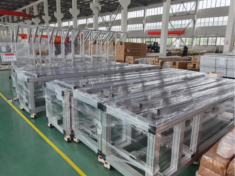 為什么工廠設(shè)備機(jī)架都紛紛改用鋁型材機(jī)架？